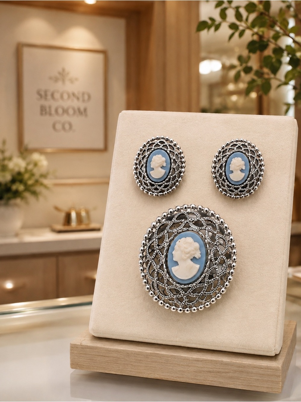 Vintage Sarah Coventry Cameo Brooch & Clip-On Earrings Set